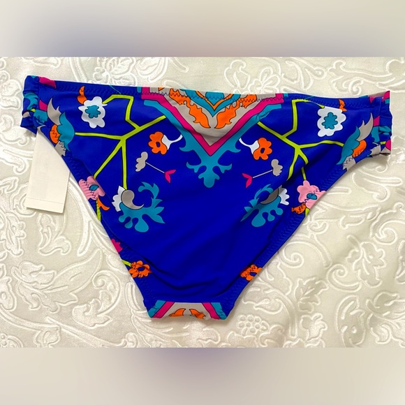 Trina Turk Bikini Bottom.👙 Brand New. Size 8 - Picture 3 of 3